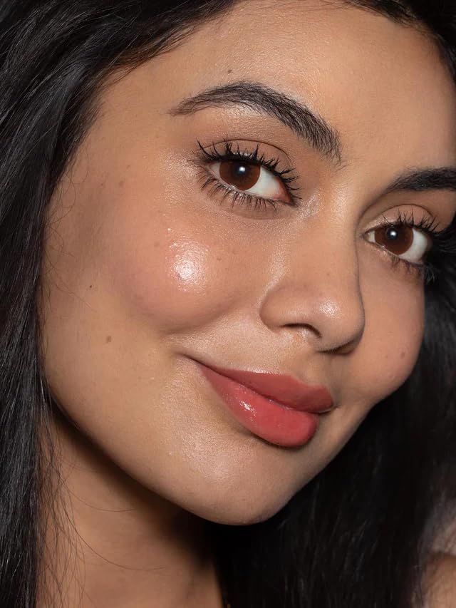 ILIA - Balmy Gloss Tinted Lip Oil | Smoothing Lip Color, Never Sticky | Hydrate, Plump + Moisturize with Hyaluronic Acid | Vegan, Cruelty + Gluten-Free (Saint, 0.14 fl oz | 4.3 ml)