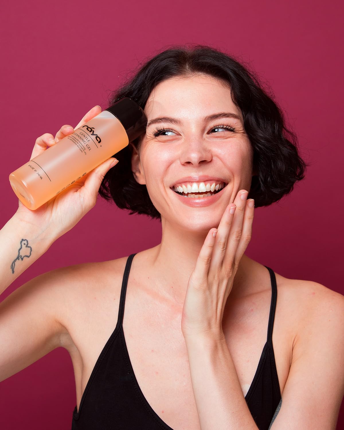 Raya Gentle Facial Cleansing Gel 16 oz (104) | Softening and Moisturizing Botanical Cleanser for Dry and Sensitive Skin| Helps Hydrate Smooth Complexion