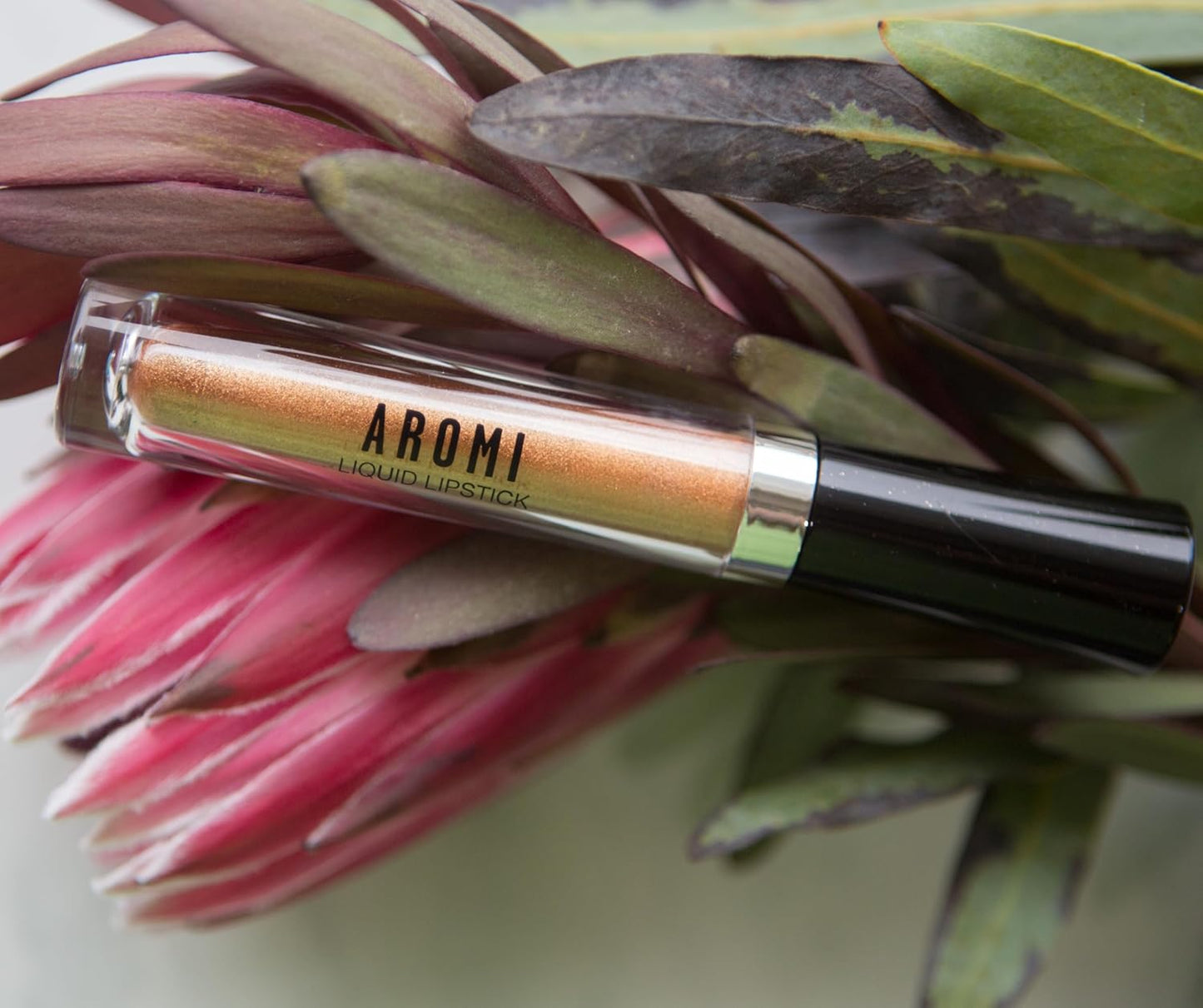 Aromi Gold Digger Metallic Liquid Lipstick, Bronze Yellow Lip Color with Shimmery Finish, Long-lasting Makeup, Handmade (Gold Digger)