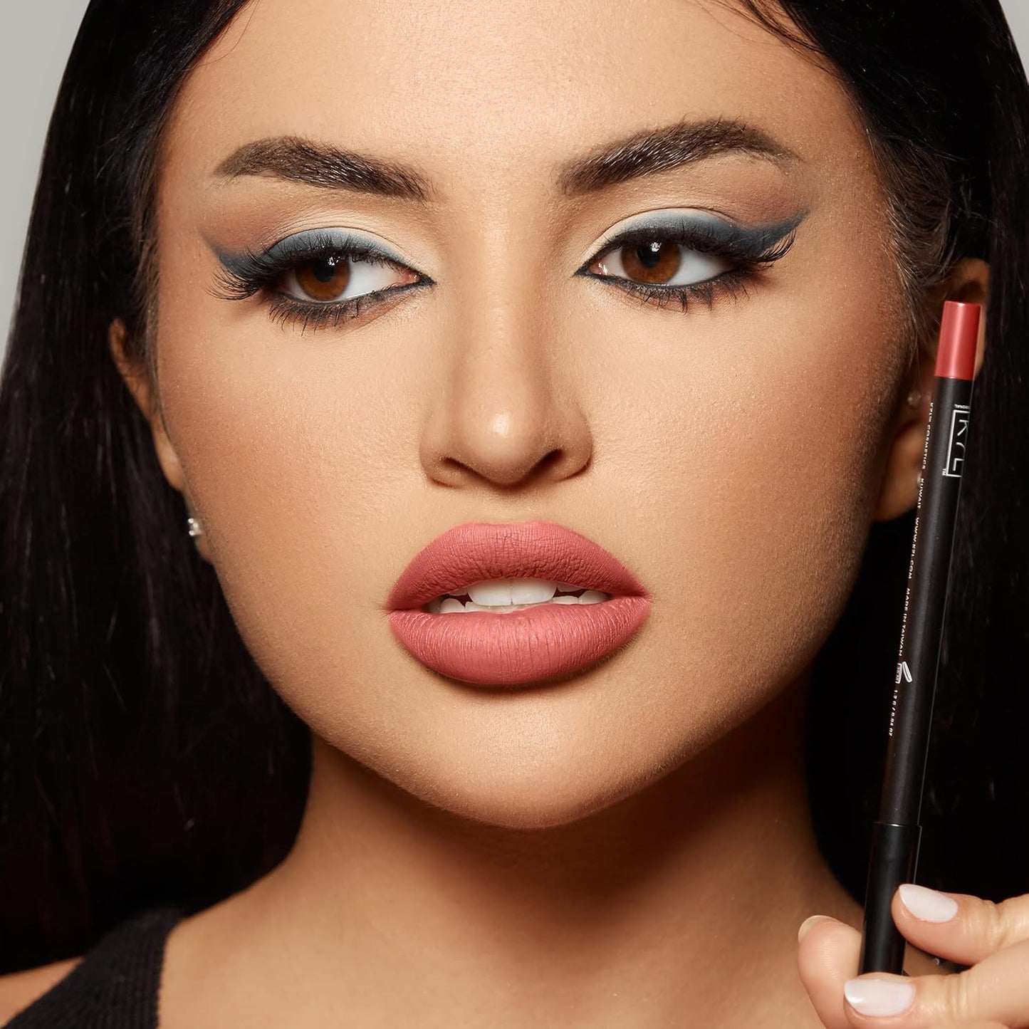 K7L Pink Lip Crayon (Vegan) - Waterproof and Smudge-Proof Cosmetics