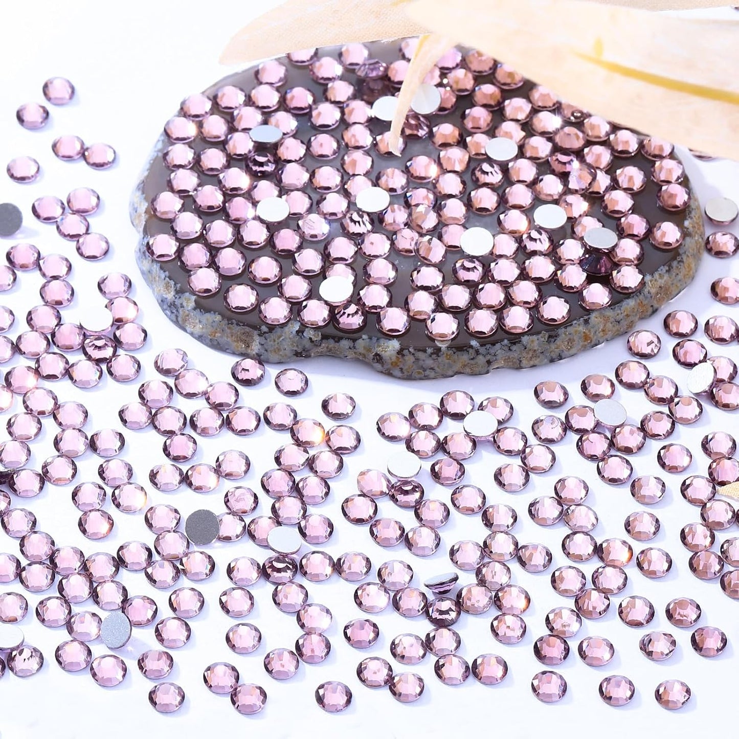 Light Amethyst Flatback Rhinestones, Glass Rhinestones for Nail Art and Craft, Glue Fix, Loose Crystal Gemstones(Lt.Amethyst, SS20, 2880pcs, 4.6-4.8mm)